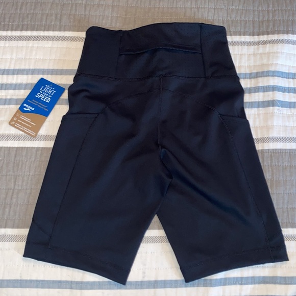 NWT Brooks Women Method 8’ short tight short leggings with pockets out of stock - Picture 2 of 9